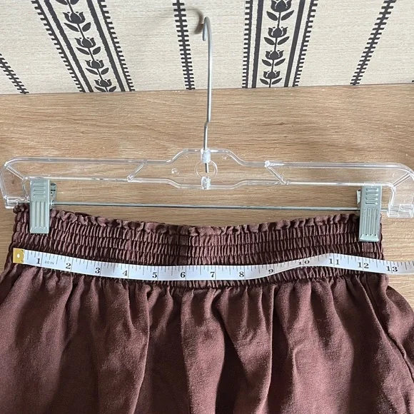 Brown 100% linen reformation shorts, M - Picture 2 of 5